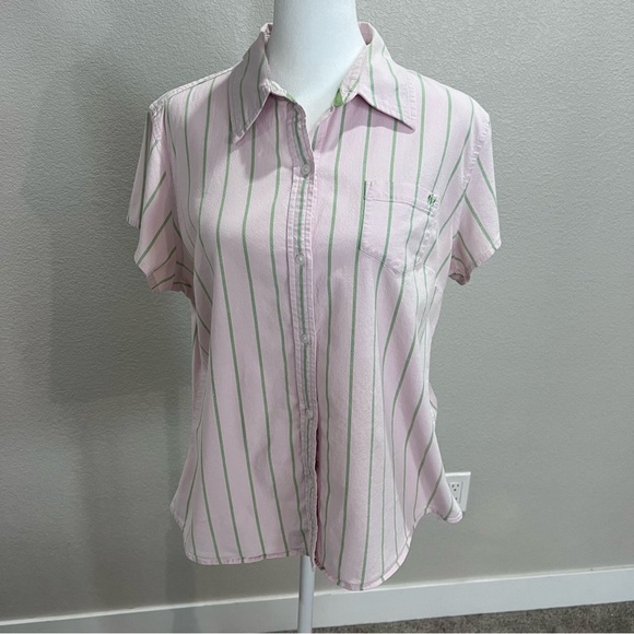 Women’s Buttons Down Short Sleeve Shirt - Large - Picture 2 of 11